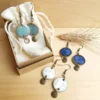 Boucles d'oreilles Chloé en grès émaillé, trois couleurs au choix