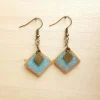 Bijoux en céramique faits à la main, boucles d'oreilles Julia, en losange, grès émaillé de vert