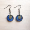 Jolies paires de boucles d'oreilles bleues en céramique artisanale