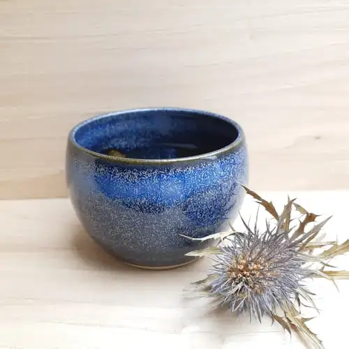Tasse expresso bleue en grès émaillé